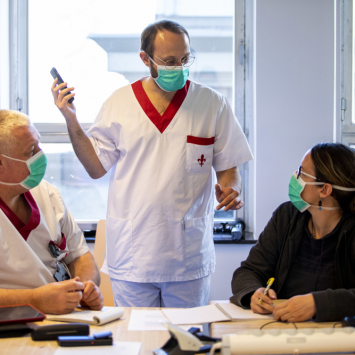 Corrida contra o tempo para combater a pandemia de COVID-19
