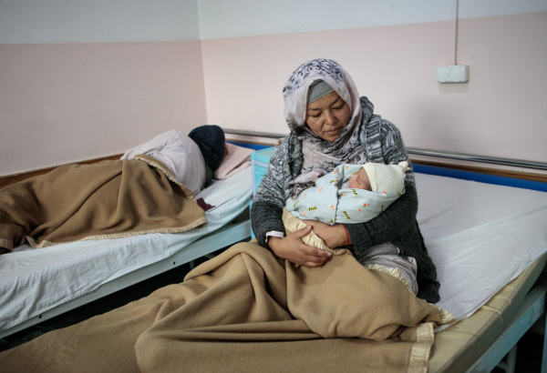 "Nós, obstetrizes no Afeganistão, somos as líderes silenciosas do nosso país"