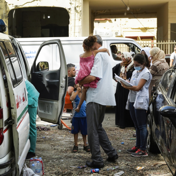 Um mês após a explosão em Beirute, MSF atua diretamente com as comunidades