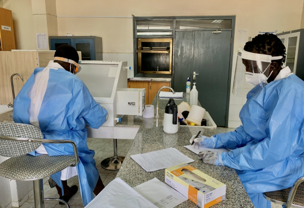 Sudão do Sul: jovens biotecnólogos desempenham papel importante na resposta à COVID-19