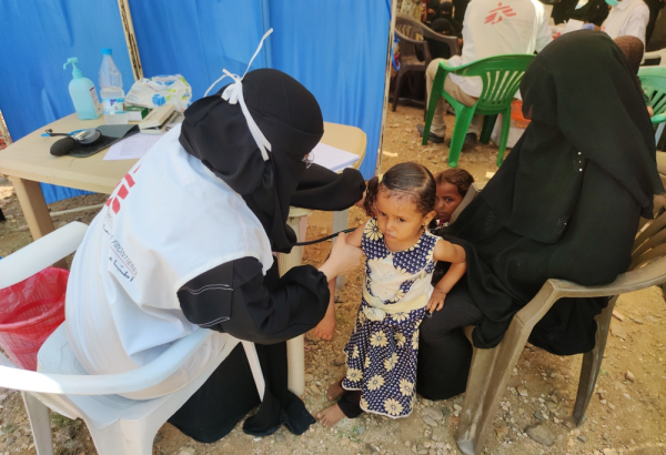 Desnutrição grave aumenta entre crianças em Abs, Iêmen