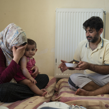 Conheça as histórias de refugiados ameaçados de despejo na Grécia