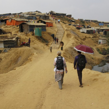Ser rohingya em Bangladesh: "eu chorei a noite toda"