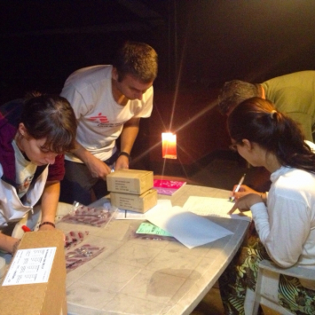 nepal-msf144979-materiais