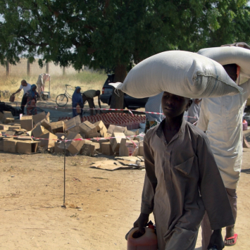 Nigéria: distribuição de alimentos, uma atividade pouco usual para MSF