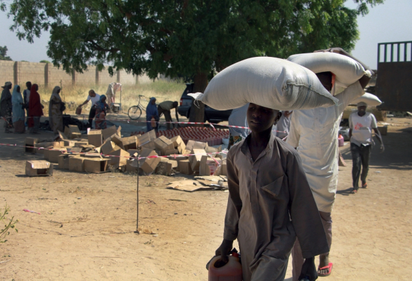 Nigéria: distribuição de alimentos, uma atividade pouco usual para MSF