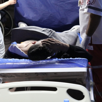 Forças israelenses ferem centenas de homens, mulheres e crianças palestinos em Jerusalém