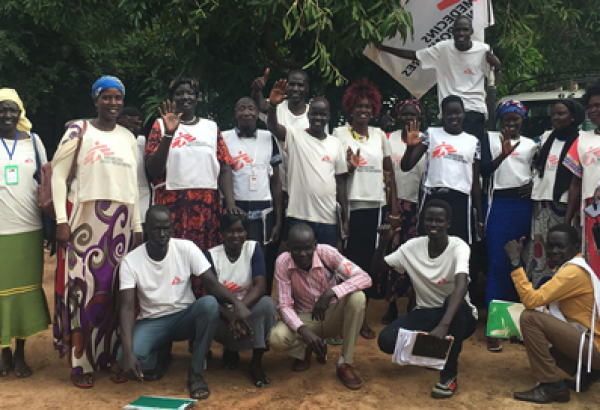 A promotora de saúde britânica Elizabeth Wait compartilha como uma equipe no Sudão do Sul está reformulando a educação em saúde