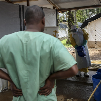 MSF abre centro de recepção para casos suspeitos de Ebola na RDC