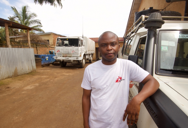 "Se eles sequer têm comida, por que teriam sabão?"