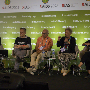 Painelistas durante o evento de MSF-Brasil “Onde está o meu lenacapavir? Como desbloquear o acesso e acabar com a epidemia de HIV”, realizado na Conferência Internacional sobre AIDS 2026, no Brasil. ©Natasha Bretas/MSF