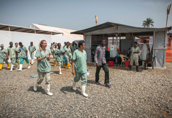 serra-leoamsb17205-ebola-yann-libessart