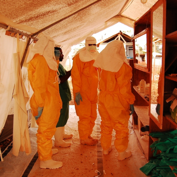 serra_leoa-msf-msf141816-ebola-fathema_murtaza