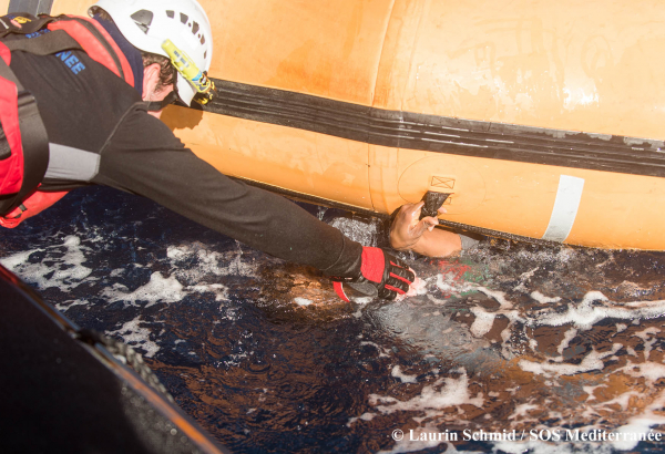 99 sobreviventes foram resgatados de naufrágio no Mediterrâneo