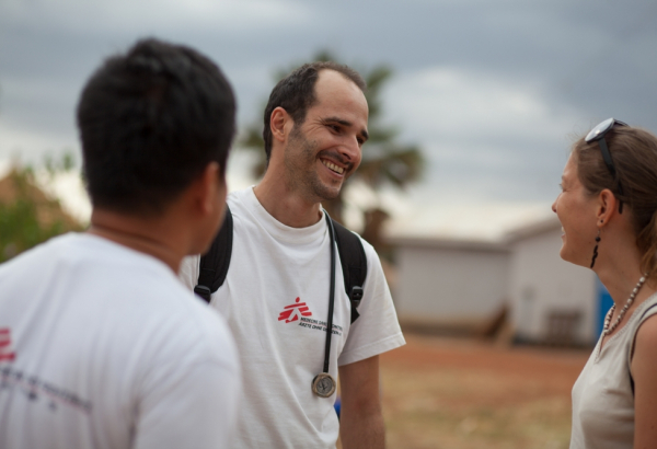 Conheça o novo Presidente Internacional de Médicos Sem Fronteiras