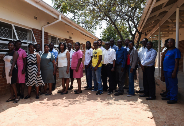 "Víamos os pacientes chegando em carrinhos de mão.”
